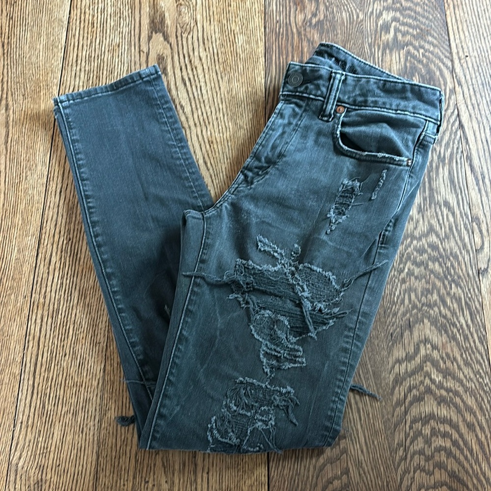 AE Men’s Skinny Jeans With Distressing